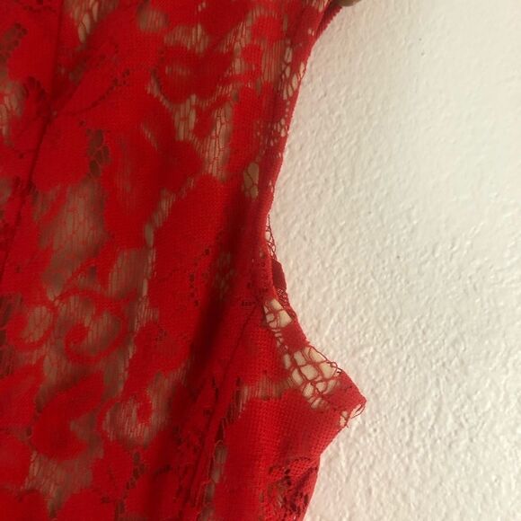 Julian starlit Lace Sleeveless red dress size 6. New with tags - Picture 6 of 7